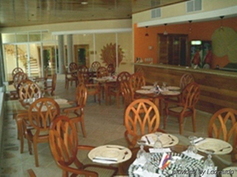 Hotel Vistamar Beachfront Resort & Conference Center 포초밀 레스토랑 사진